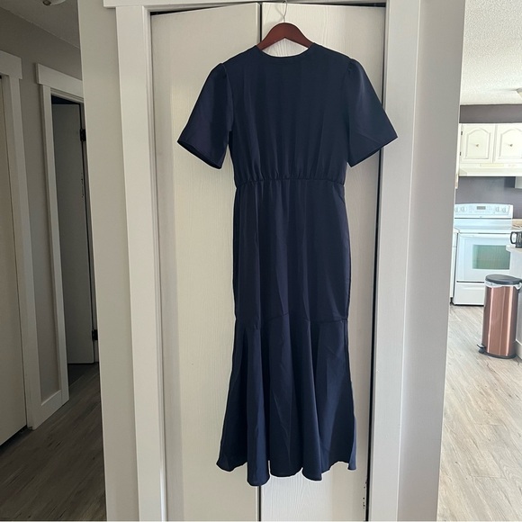 SHEIN Blue A-Line Midi Dress with Crew Neck and Short Sleeves - Picture 1 of 6